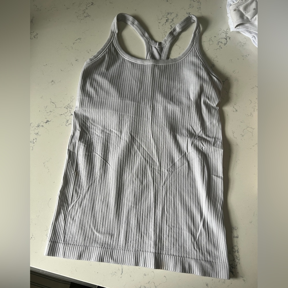 Lululemon Ebb to street tank